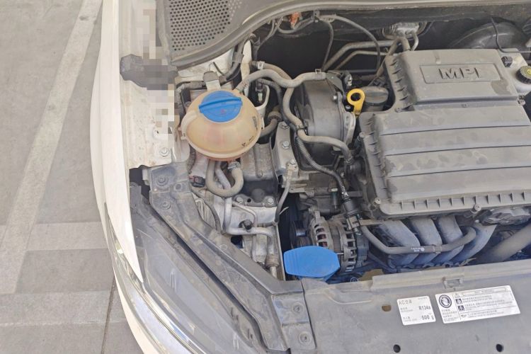 Used Volkswagen Santana 2016 1.6L Manual Fashion Edition Engine Bay Right