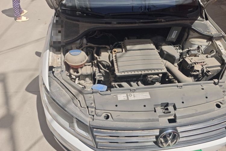 Used Volkswagen Santana 2016 1.6L Automatic Fashion Edition Engine Bay Right