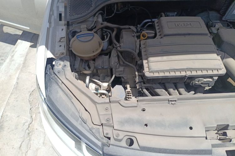 Used Volkswagen Santana 2016 1.6L Manual Fashion Edition Engine Bay Right