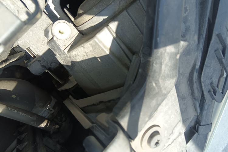 Used Volkswagen Santana 2016 1.6L Automatic Comfort Edition Engine Bay Right