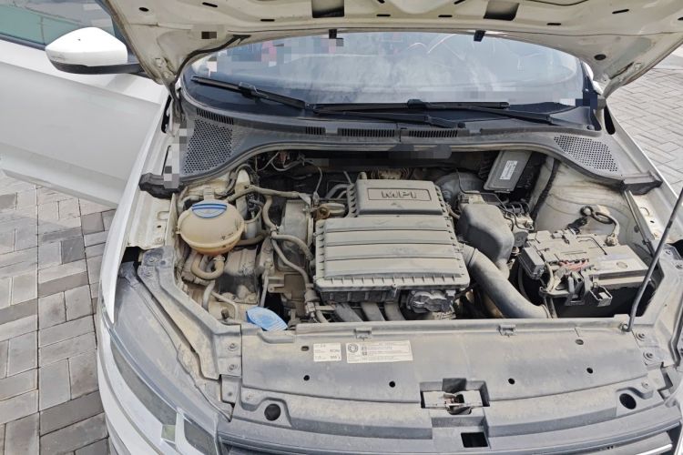 Used Volkswagen Santana 2016 1.6L Manual Fashion Edition Engine Bay Right