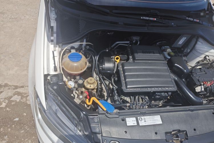 Used Volkswagen Santana 2016 1.6L Manual Fashion Edition Engine Bay Right