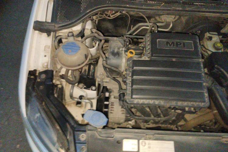 Used Volkswagen Santana 2016 1.6L Manual Fashion Edition Engine Bay Right