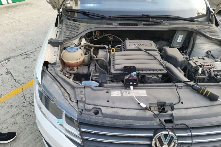 Used Volkswagen Santana 2016 1.6L Manual Fashion Edition Engine Bay Right