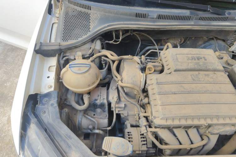 Used Volkswagen Santana 2016 1.6L Automatic Fashion Edition Engine Bay Right