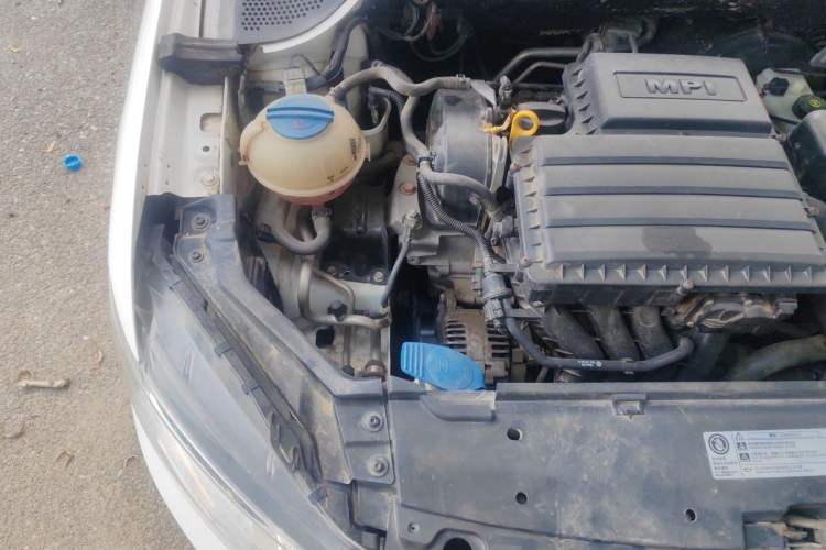 Used Volkswagen Santana 2016 1.6L Manual Fashion Edition Engine Bay Right