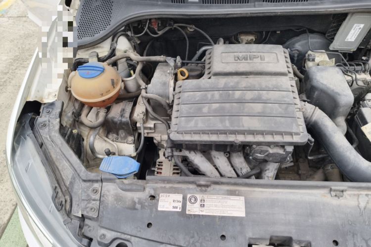 Used Volkswagen Santana 2016 1.6L Automatic Fashion Edition Engine Bay Right