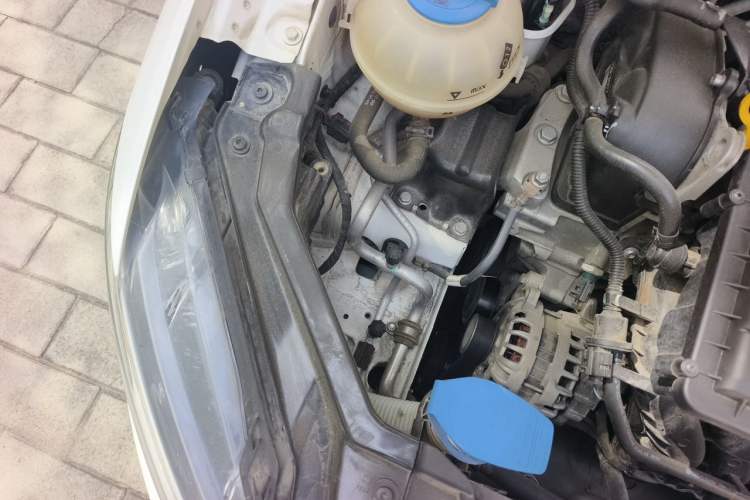 Used Volkswagen Santana 2016 1.4L Manual Fashion Edition Engine Bay Right