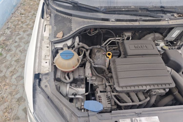 Used Volkswagen Santana 2016 1.6L Manual Fashion Edition Engine Bay Right