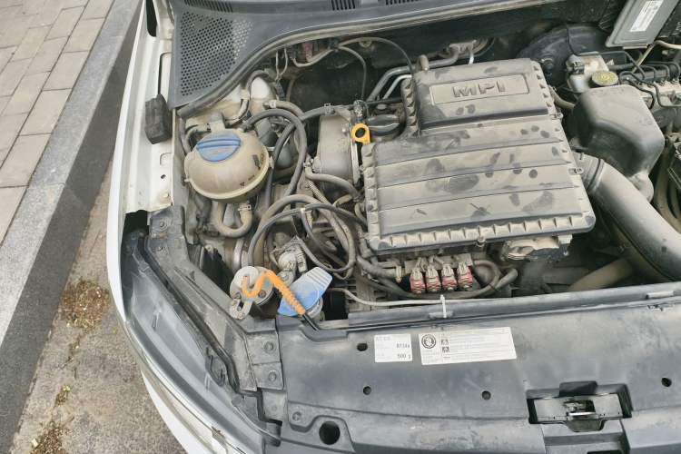 Used Volkswagen Santana 2016 1.6L Manual Fashion Edition Engine Bay Right