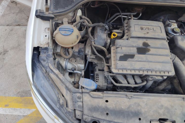 Used Volkswagen Santana 2016 1.6L Automatic Fashion Edition Engine Bay Right