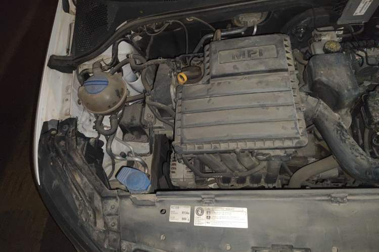 Used Volkswagen Santana 2016 1.6L Manual Fashion Edition Engine Bay Right