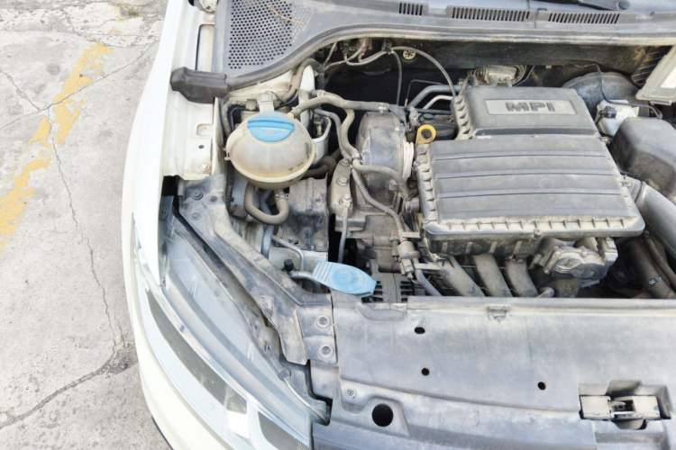Used Volkswagen Santana 2016 1.6L Manual Fashion Edition Engine Bay Right