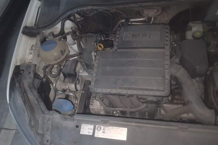 Used Volkswagen Santana 2016 1.6L Manual Fashion Edition Engine Bay Right