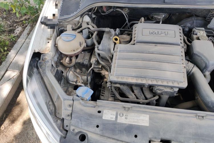 Used Volkswagen Santana 2016 1.6L Manual Fashion Edition Engine Bay Right