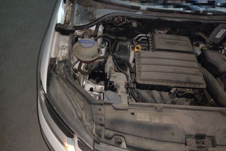 Used Volkswagen Santana 2016 1.6L Manual Fashion Edition Engine Bay Right