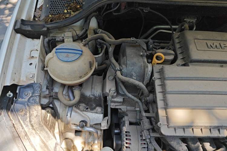 Used Volkswagen Santana 2016 1.6L Automatic Comfort Edition Engine Bay Right