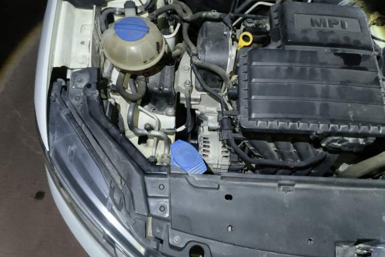 Used Volkswagen Santana 2016 1.4L Manual Fashion Edition Engine Bay Right