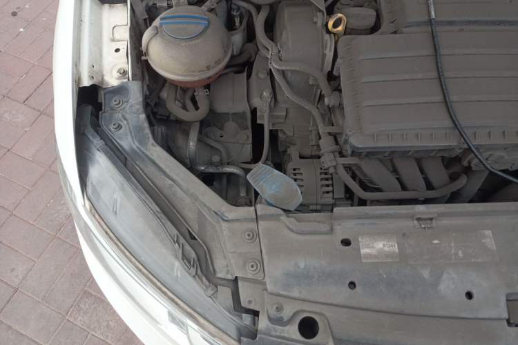 Used Volkswagen Santana 2016 1.4L Manual Fashion Edition Engine Bay Right