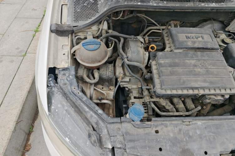 Used Volkswagen Santana 2016 1.6L Manual Fashion Edition Engine Bay Right