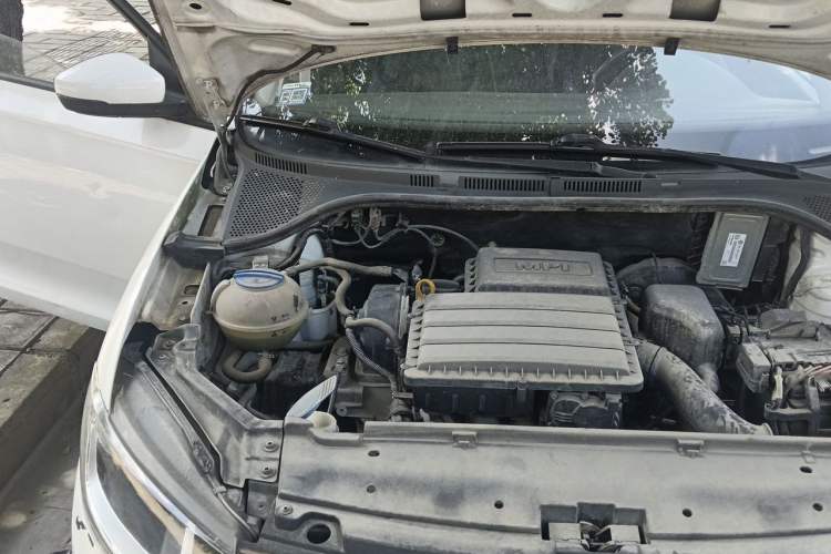 Used Volkswagen Santana 2016 1.6L Manual Fashion Edition Engine Bay Right