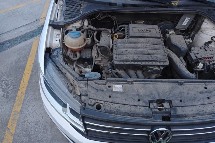 Used Volkswagen Santana 2016 1.6L Manual Fashion Edition Engine Bay Right