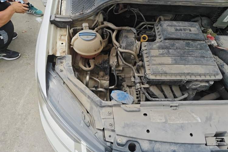 Used Volkswagen Santana 2016 1.4L Manual Fashion Edition Engine Bay Right