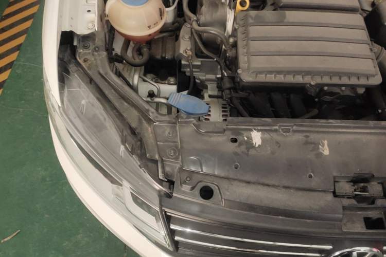 Used Volkswagen Santana 2016 1.4L Manual Fashion Edition Engine Bay Right