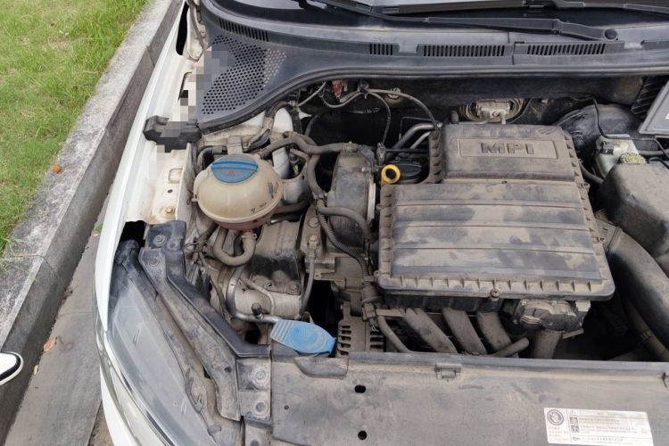 Used Volkswagen Santana 2016 1.6L Manual Fashion Edition Engine Bay Right
