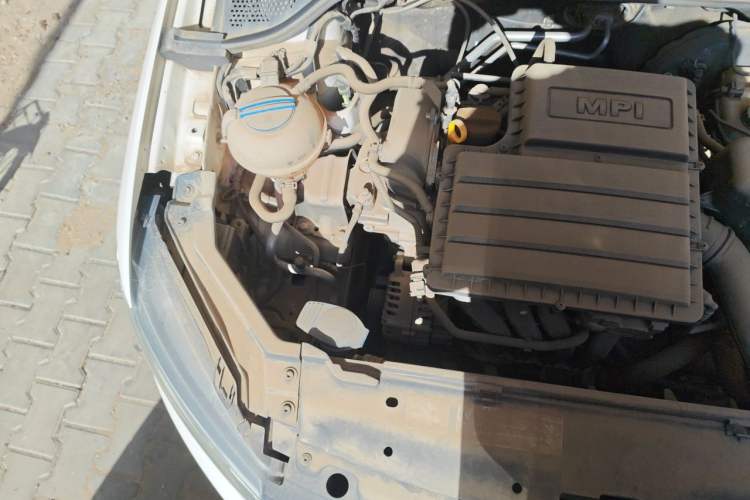 Used Volkswagen Santana 2016 1.6L Automatic Fashion Edition Engine Bay Right