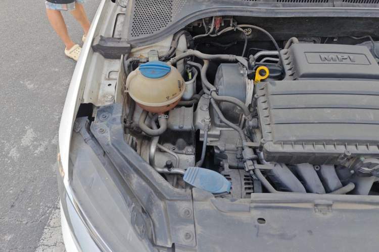 Used Volkswagen Santana 2016 1.6L Manual Fashion Edition Engine Bay Right