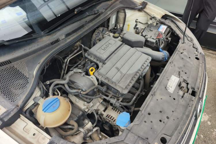 Used Volkswagen Santana 2016 1.4L Manual Fashion Edition Engine Bay Right