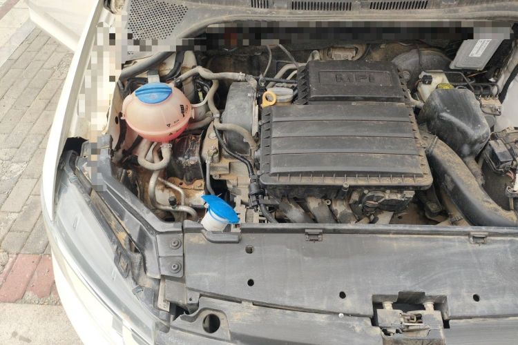 Used Volkswagen Santana 2016 1.6L Manual Fashion Edition Engine Bay Right