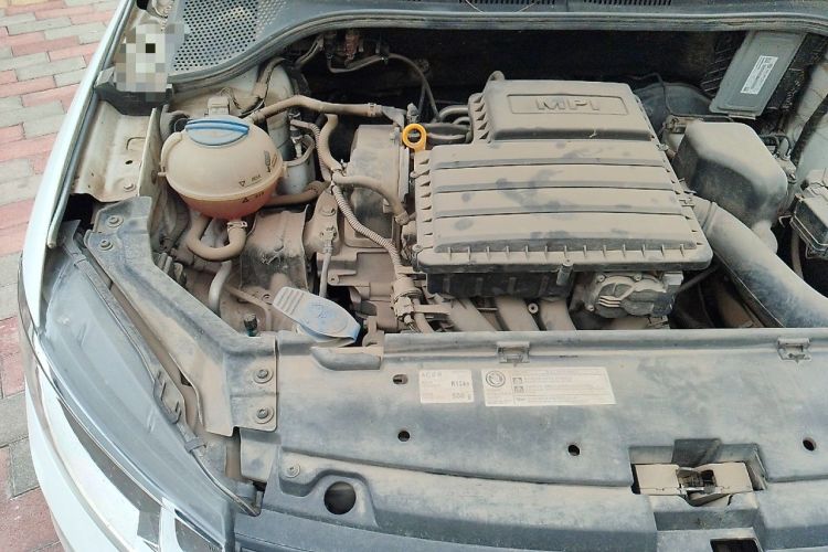 Used Volkswagen Santana 2016 1.6L Manual Fashion Edition Engine Bay Right