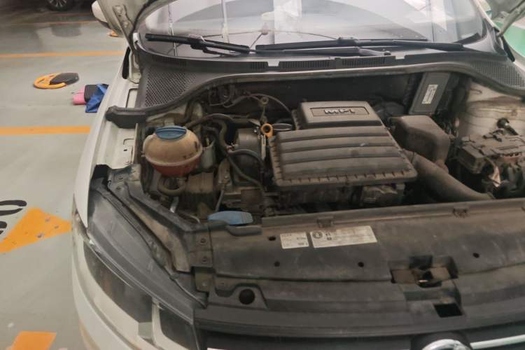 Used Volkswagen Santana 2016 1.6L Manual Fashion Edition Engine Bay Right
