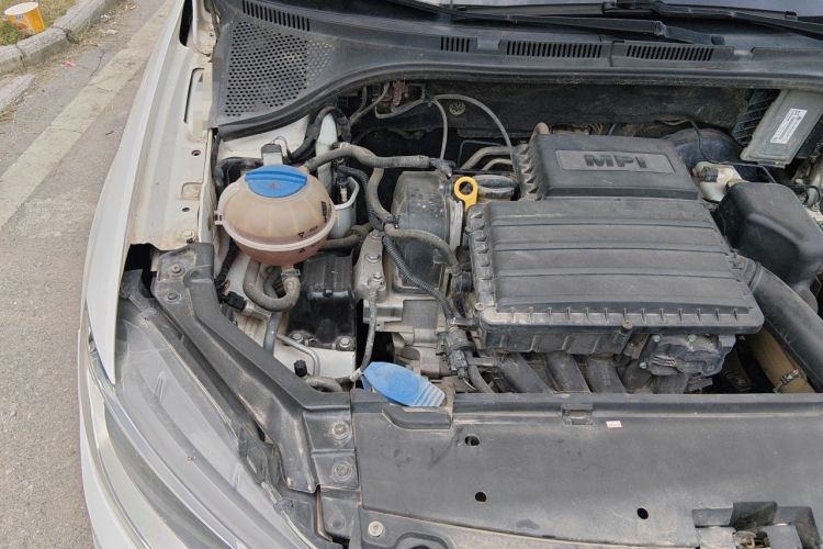Used Volkswagen Santana 2016 1.4L Manual Fashion Edition Engine Bay Right