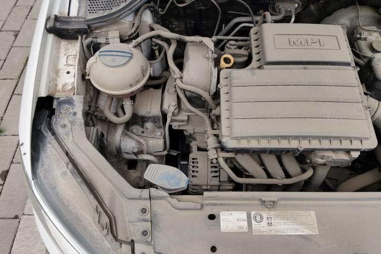 Used Volkswagen Santana 2016 1.4L Manual Fashion Edition Engine Bay Right