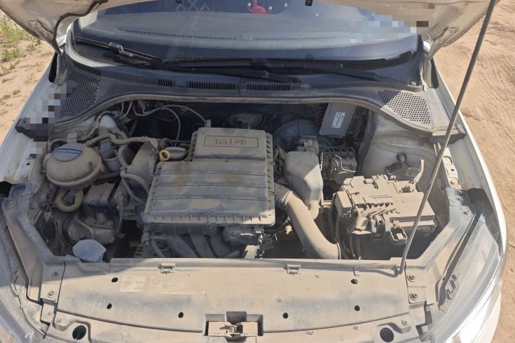 Used Volkswagen Santana 2016 1.6L Manual Fashion Edition Engine Bay