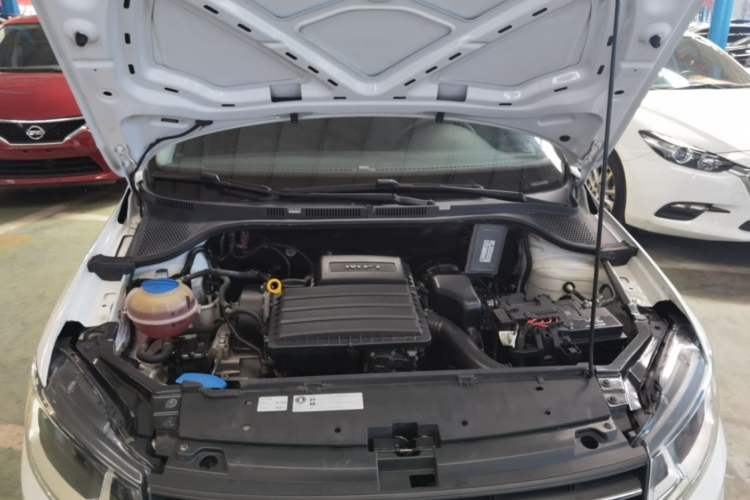 Used Volkswagen Santana 2016 1.4L Manual Fashion Edition Engine Bay