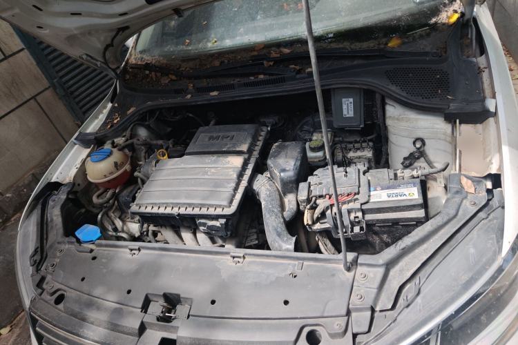 Used Volkswagen Santana 2016 1.6L Manual Comfort Edition Engine Bay