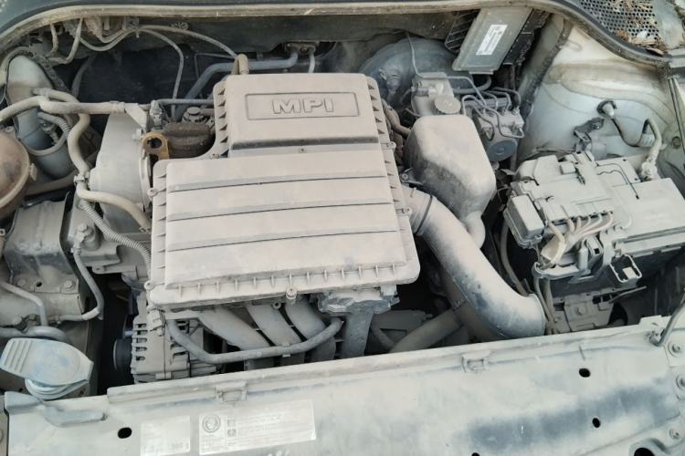 Used Volkswagen Santana 2016 1.6L Manual Fashion Edition Engine Bay