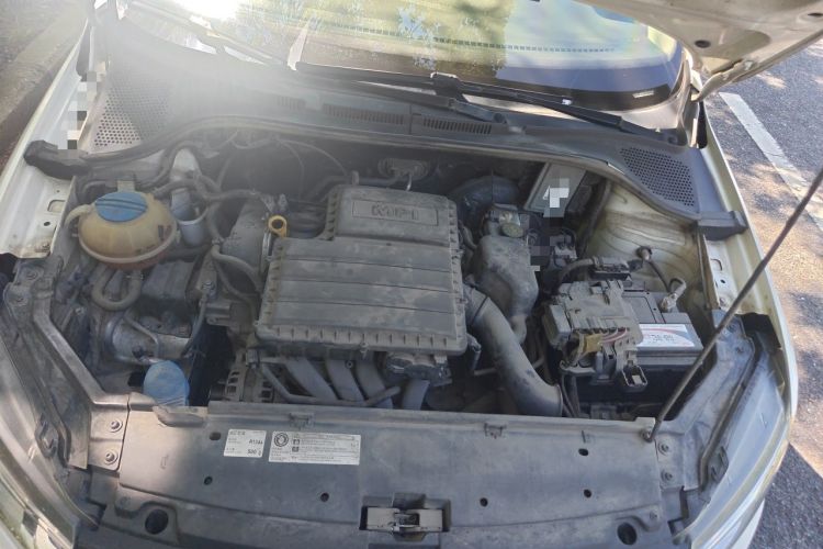 Used Volkswagen Santana 2016 1.6L Automatic Fashion Edition Engine Bay