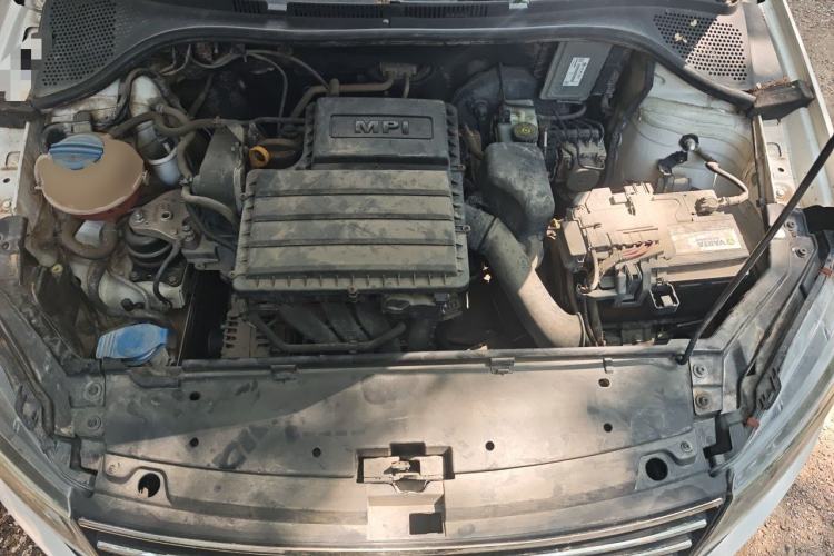 Used Volkswagen Santana 2016 1.6L Manual Fashion Edition Engine Bay