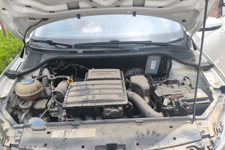 Used Volkswagen Santana 2016 1.6L Automatic Fashion Edition Engine Bay