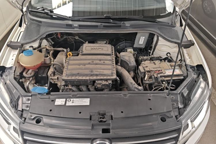 Used Volkswagen Santana 2016 1.6L Automatic Fashion Edition Engine Bay
