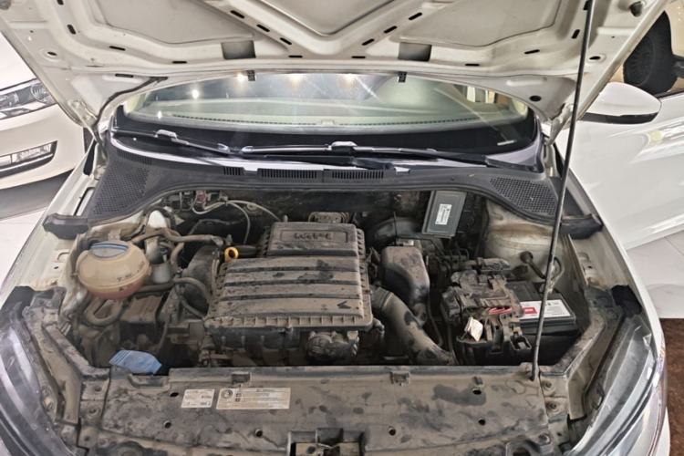 Used Volkswagen Santana 2016 1.6L Automatic Fashion Edition Engine Bay