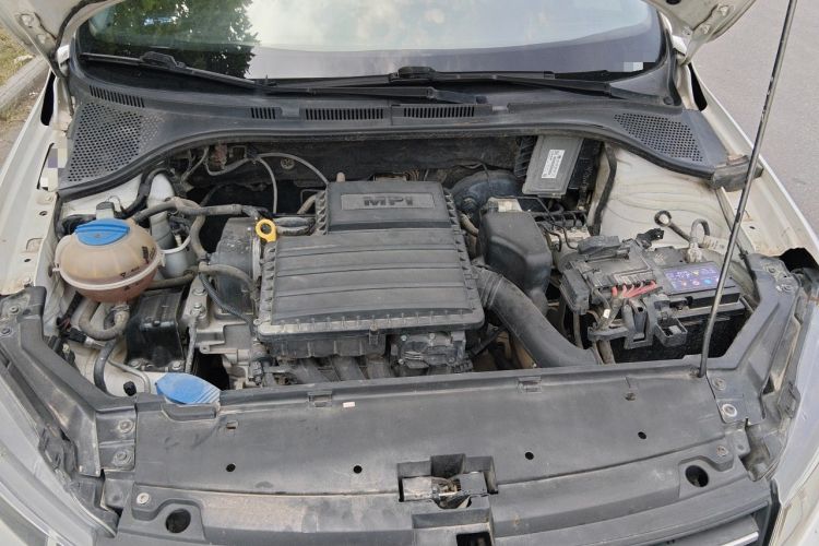 Used Volkswagen Santana 2016 1.4L Manual Fashion Edition Engine Bay