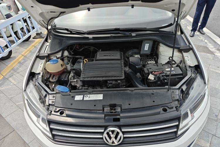 Used Volkswagen Santana 2016 1.4L Manual Fashion Edition Engine Bay
