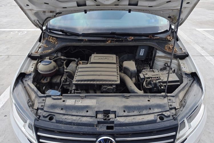 Used Volkswagen Santana 2016 1.6L Manual Fashion Edition Engine Bay