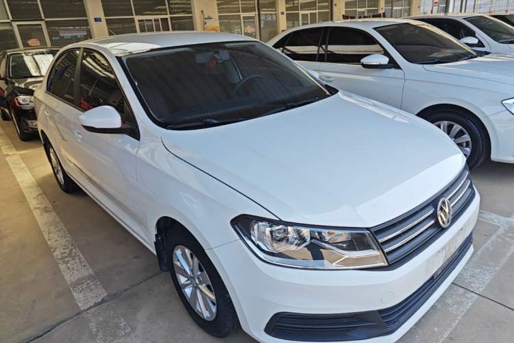 Used Volkswagen Santana 2016 1.6L Manual Fashion Edition Exterior 1